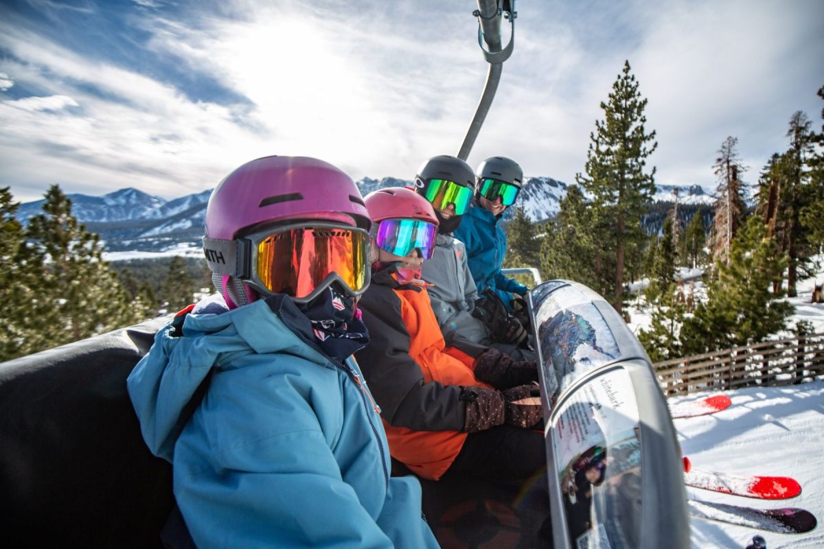 Photo of a family enjoying skiing during Mammoth Lakes travel for the holidays
